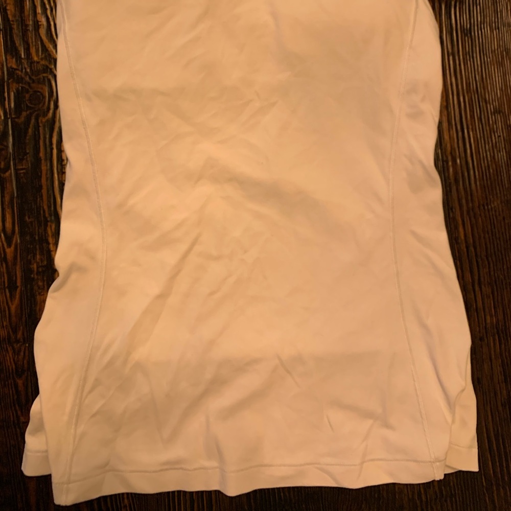 White lululemon tank top